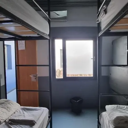 Hostel Your Way
